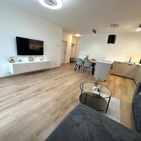 2 Room Apartment, New Building, Balcony, 208 Rovinka Zewnętrze zdjęcie