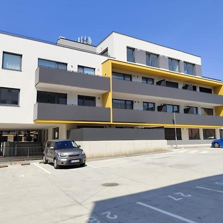 2 Room Apartment, New Building, Balcony, 208 Rovinka Zewnętrze zdjęcie