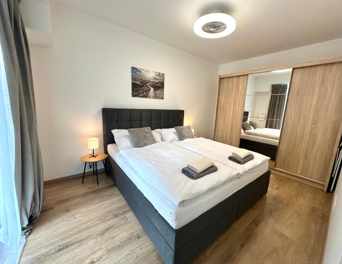 2 Room Apartment, New Building, Balcony, 208 Rovinka Zewnętrze zdjęcie