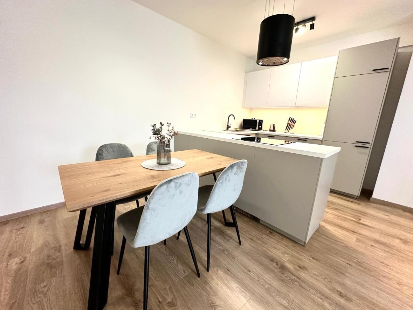 2 Room Apartment, New Building, Balcony, 208 Rovinka Zewnętrze zdjęcie