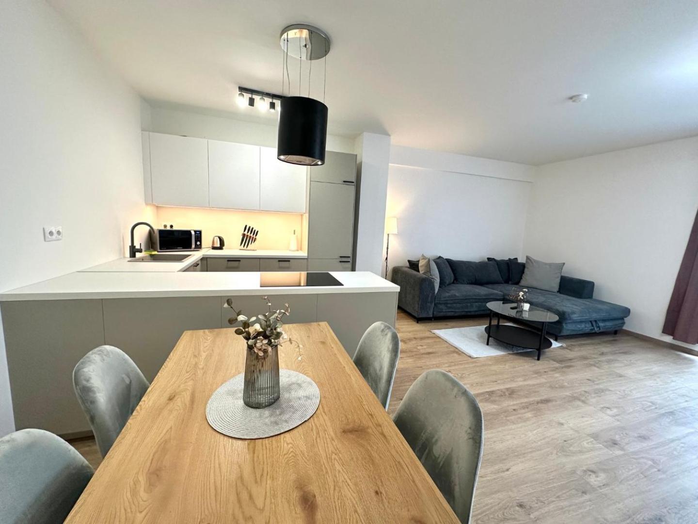 2 Room Apartment, New Building, Balcony, 208 Rovinka Zewnętrze zdjęcie
