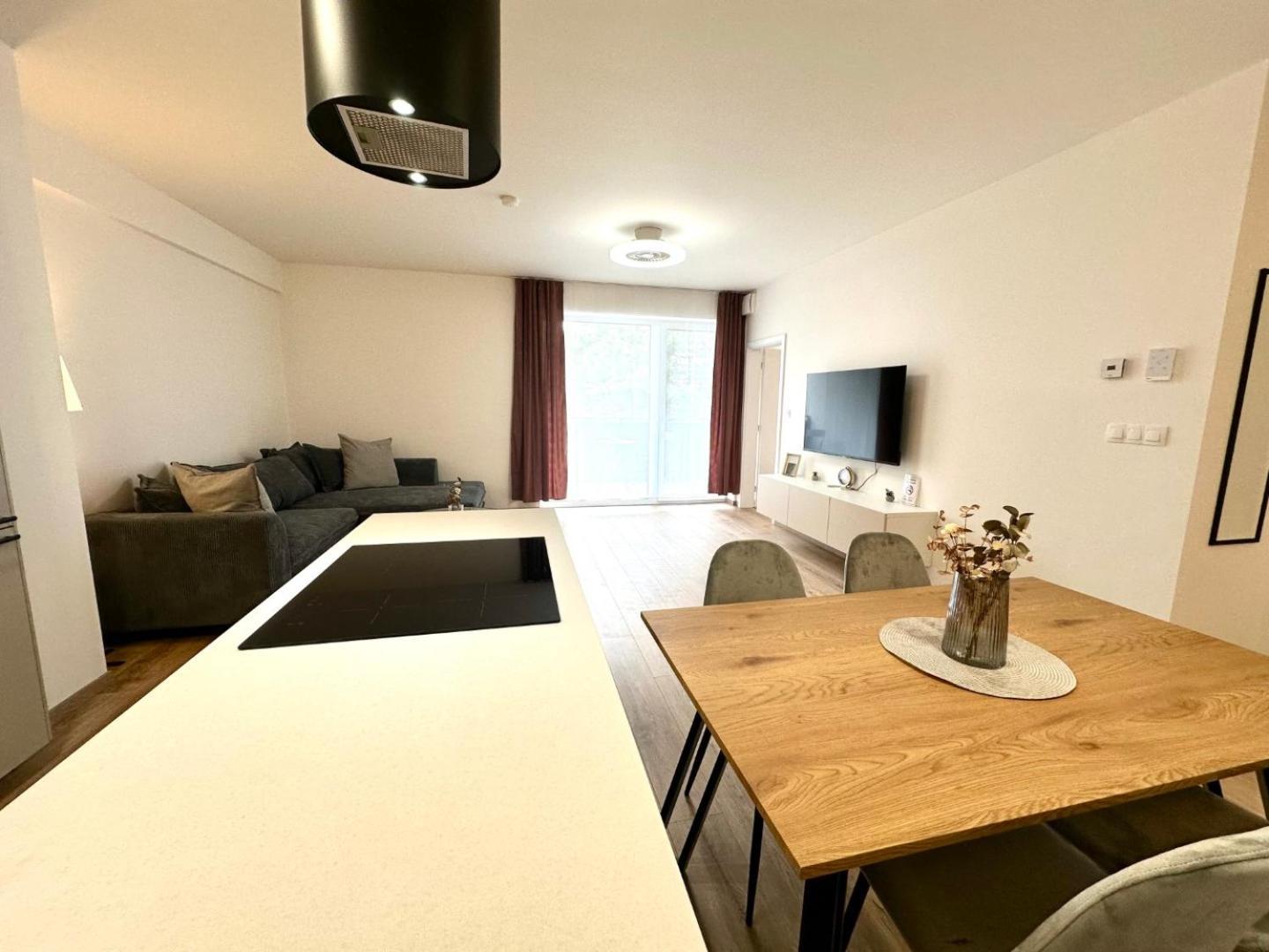 2 Room Apartment, New Building, Balcony, 208 Rovinka Zewnętrze zdjęcie