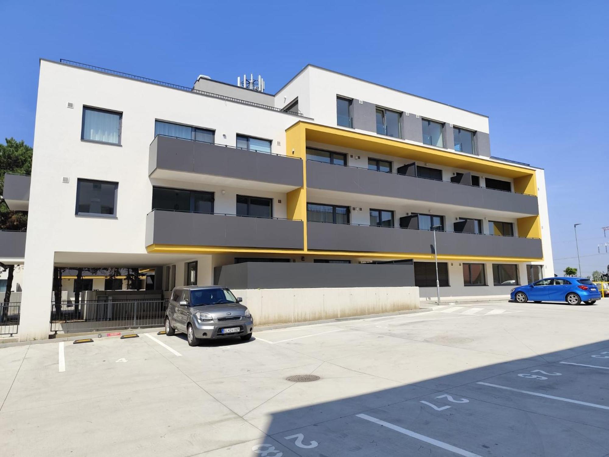 2 Room Apartment, New Building, Balcony, 208 Rovinka Zewnętrze zdjęcie